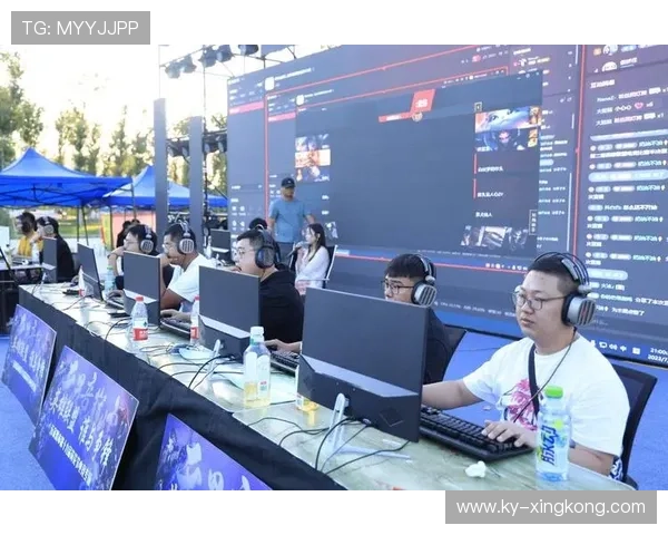 《英雄联盟》电竞场馆迎来新观众高潮，赛事气氛热烈，lol电竞比赛地点